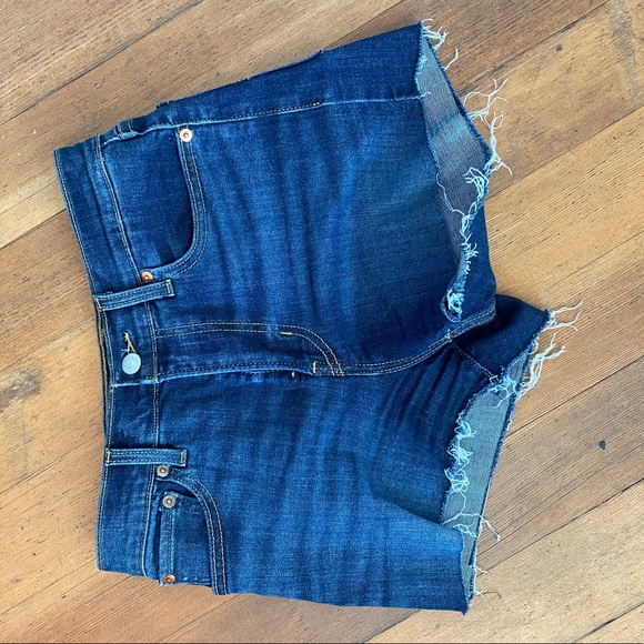 High Rise Levi Shorts - Picture 2 of 4